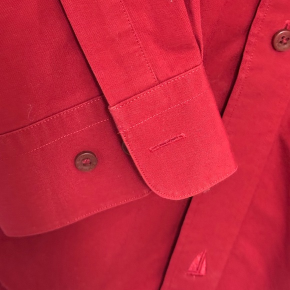 Nordstrom’s XXL button down wrinkle free in burgundy - Picture 4 of 8